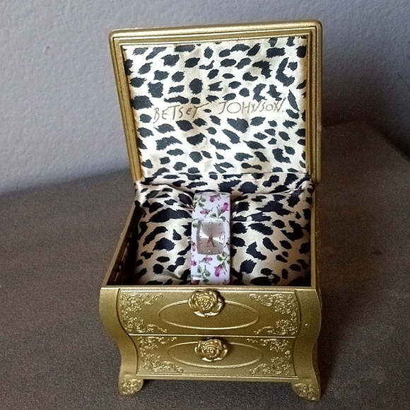 Vintage! BETSEY JOHNSON Resin Pink Rose Print Hinged Bangle Watch. New Battery!